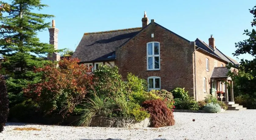 Ty Derw Country House B&B - Image 1