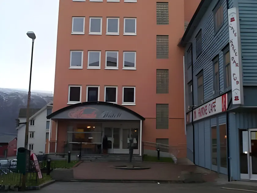 Enter Amalie Apartment Hotel - Image 1