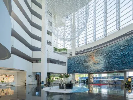 Crystal Palace Hotel - Image 1