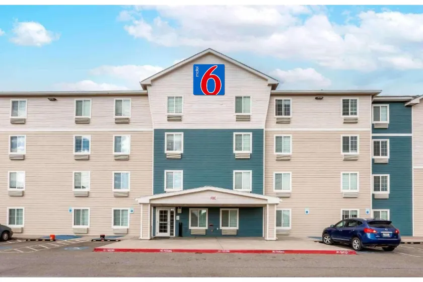 Motel 6 Suites El Paso East, TX - Image 1