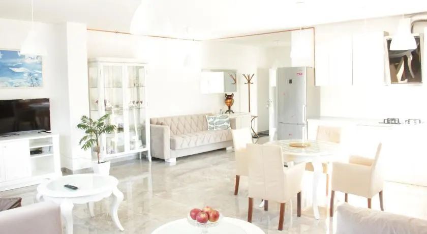 Lux House Olga - Image 1