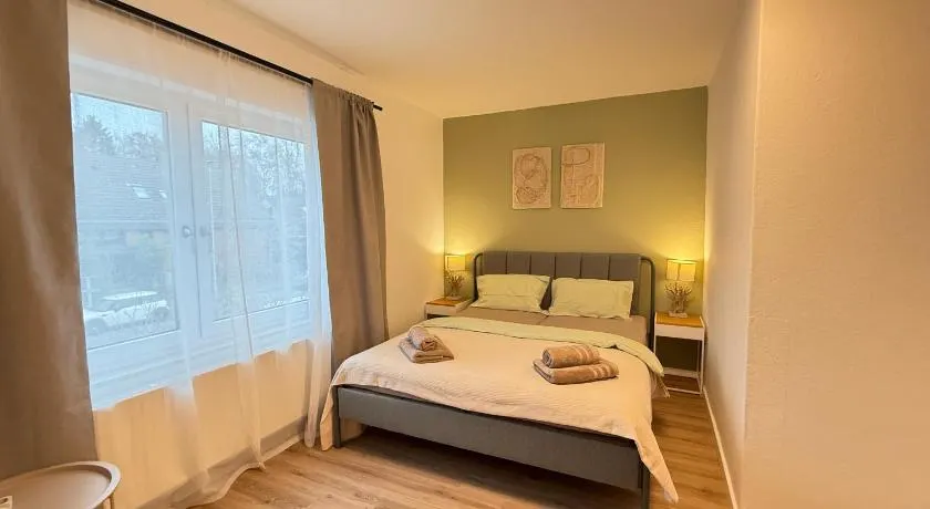 100qm-3 Room-Free Privat Parking-WIFI-SN Apartment - Image 1