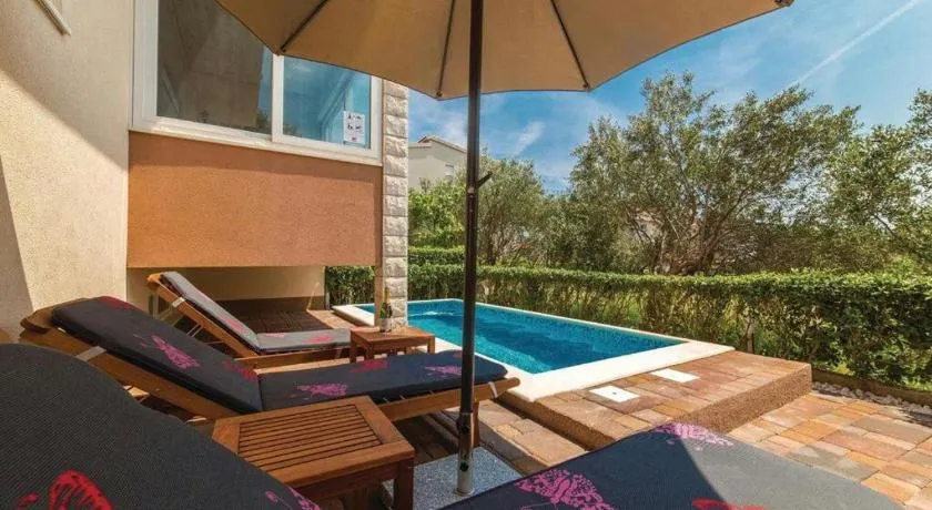 Villa IPM Luxury with private pool - Image 1