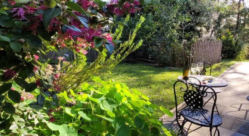 Garden Rest - Image 1