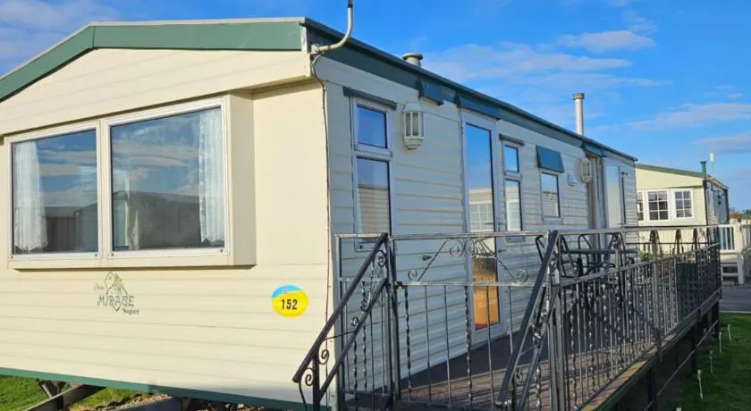 Ingoldmells golden sands plot 152 - Image 1