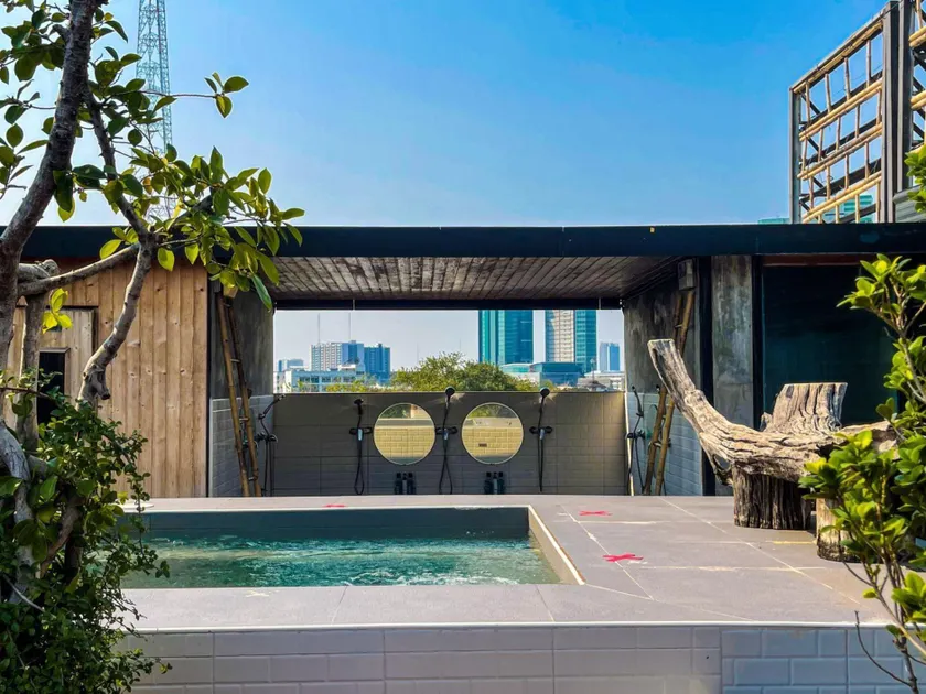Blu Cabin Ari Stylish Gay Poshtel - Image 1