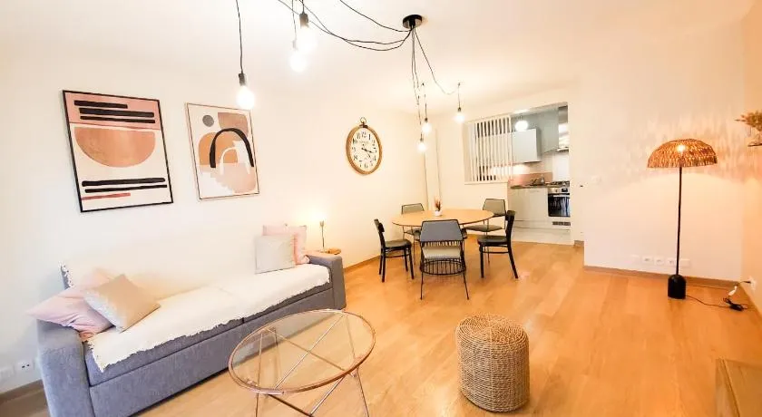Standing appartement avec vue sur la Mayenne - Image 1