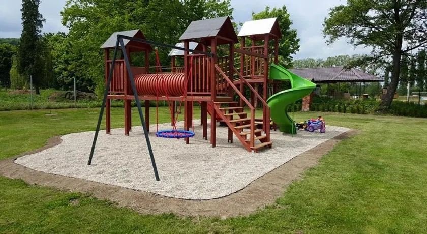 Sport centrum na hřišti - Image 1