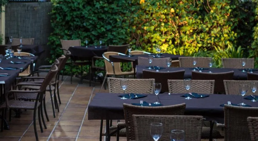 L'ARGOLLA HOTEL-Pizzeria - Image 1