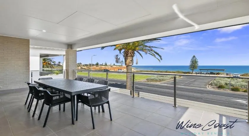 Oceanview Escape by Wine Coast Holidays - Image 1