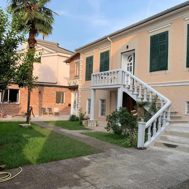 Vintage Villa - Image 1