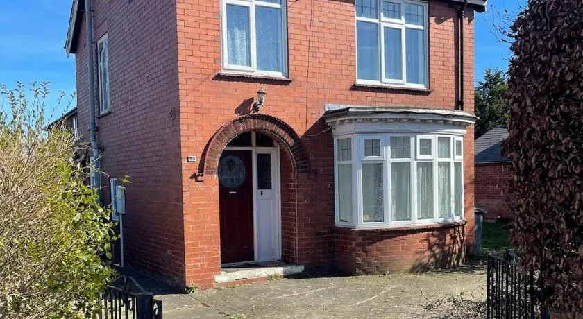 Family & Contractor 3-bed detached Home - Image 1