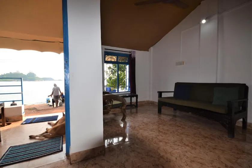 Colomb Bay Homes - Image 1
