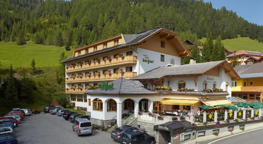 Hotel Berghof - Image 1