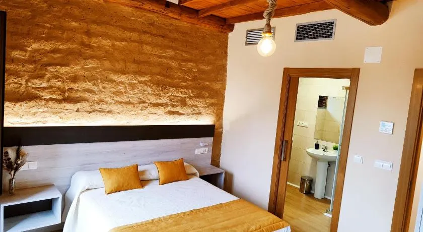 Hostal Restaurante LA SENDA - Image 1