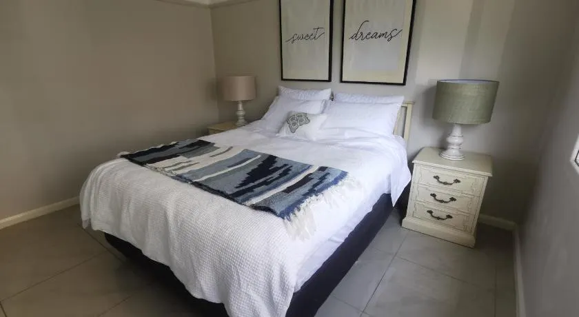 Three Bedrooms House - Image 1