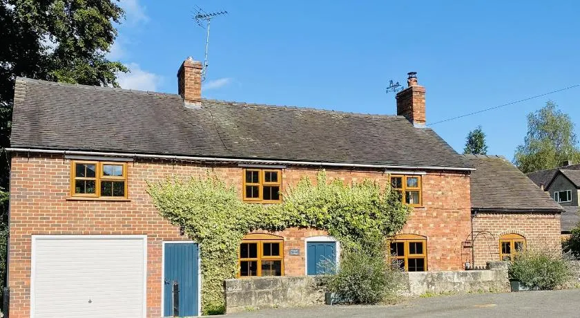 Yoxall Cottage - Image 1