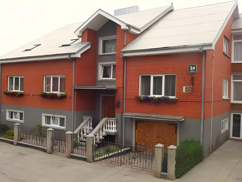 Simona House - Image 1