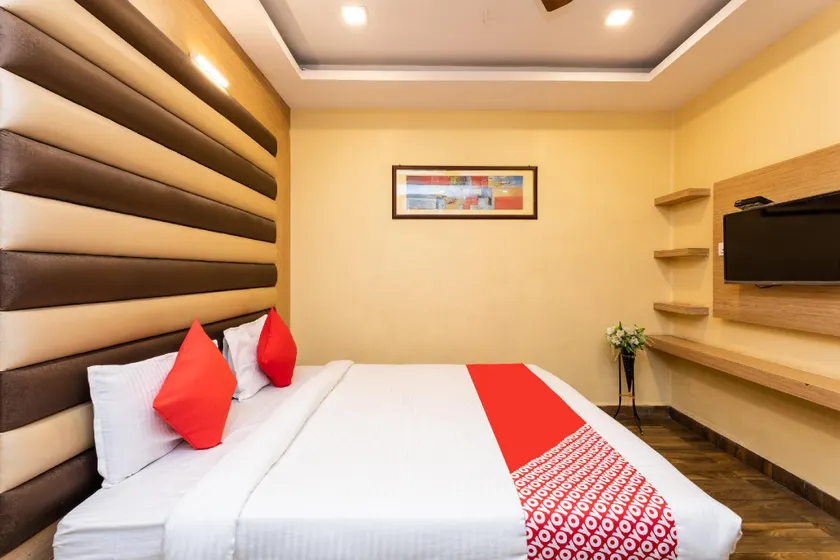 OYO 29231 Hotel Agarwal - Image 1