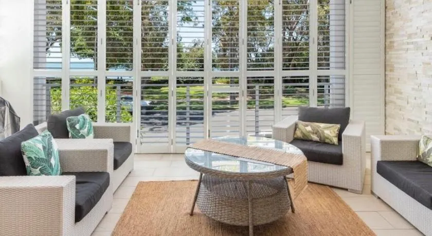 Lux Beach Front Apartment - Image 1