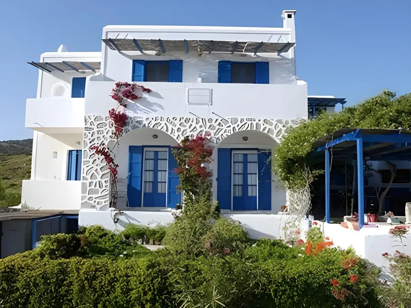 Blue Dolphin Antiparos Villas and Suites - Image 1