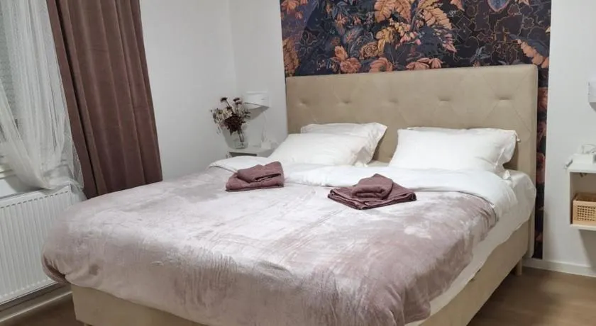 DOLLY APARTMENT - Image 1