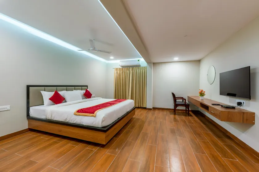 VOV Hotels Vijayapura Part Of Shubhashree Group - Image 1