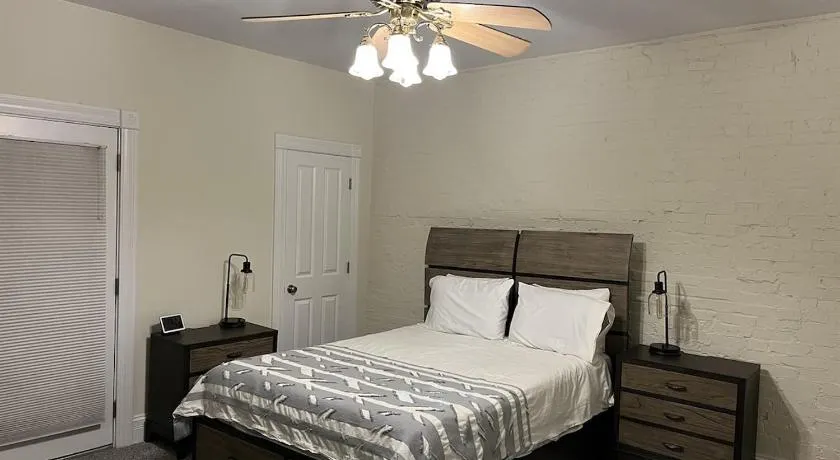 Cozy home in Soulard - Image 1