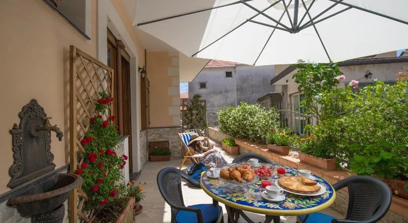Sweet House - Image 1
