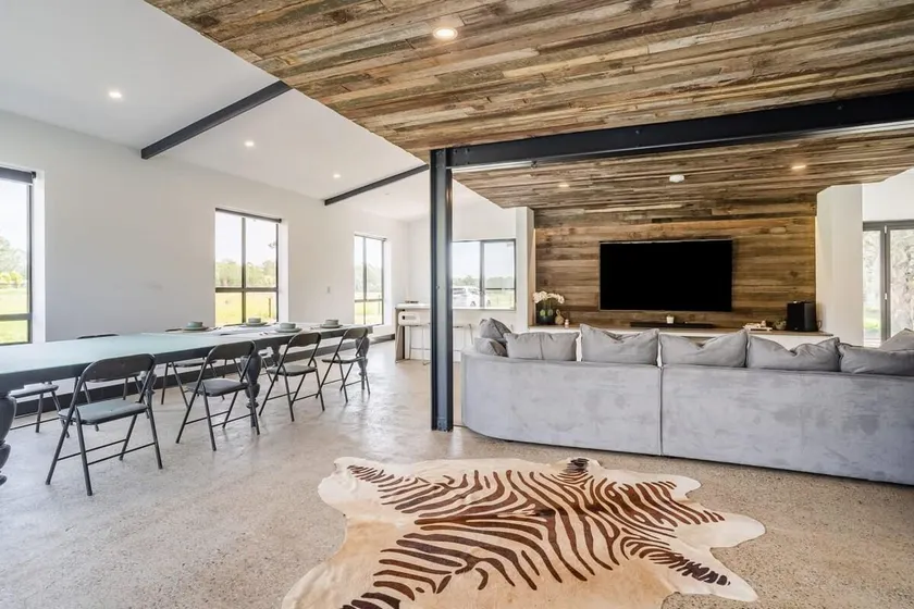 Charming & Spacious 4BR Retreat - Image 1