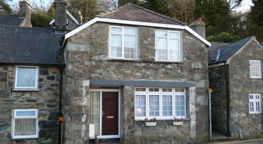 Drws y Nant - Image 1
