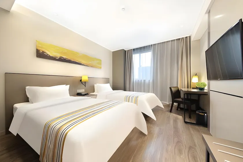 Home Inn Plus Wuhan Zhuankou Development Zone - Image 1