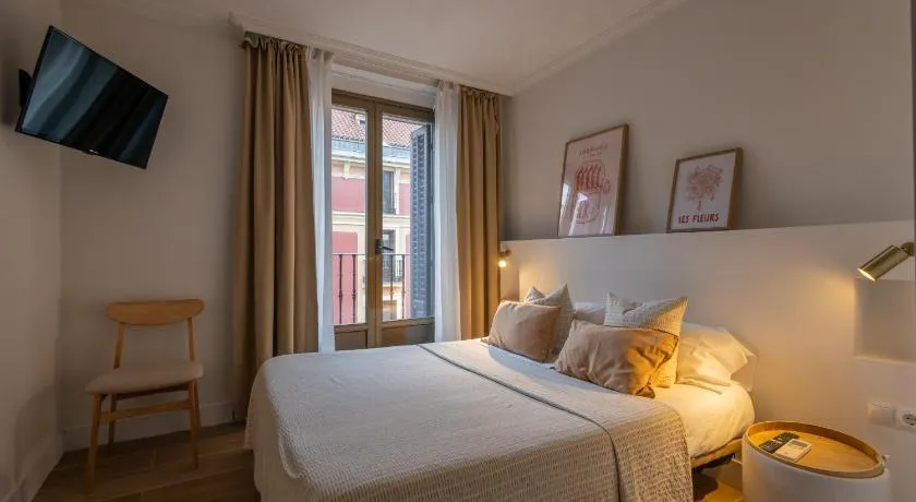 Miguel Ángel boutique rooms - PUERTA DEL SOL - Image 1