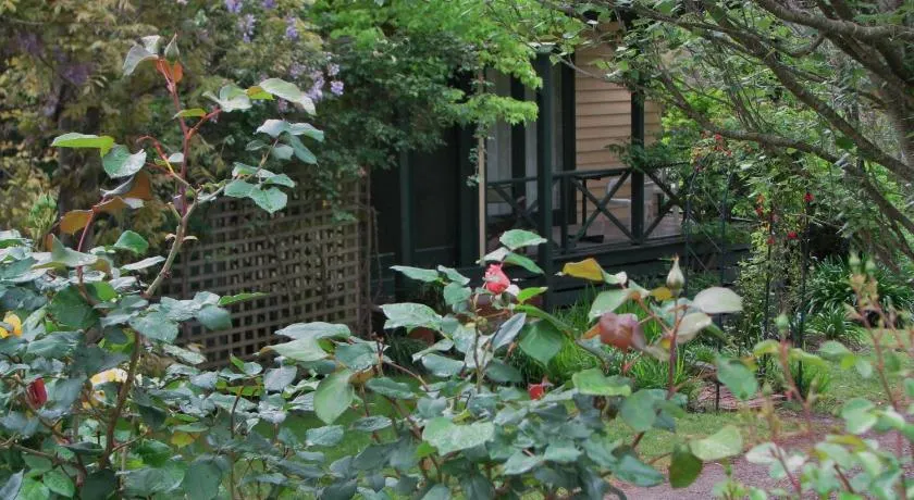 Leafield Cottages - Image 1