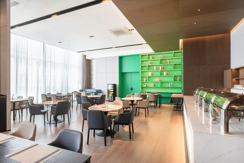 Ningbo Weisi Hotel - Image 1