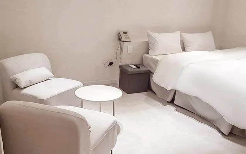 Yun's hotel - Image 1