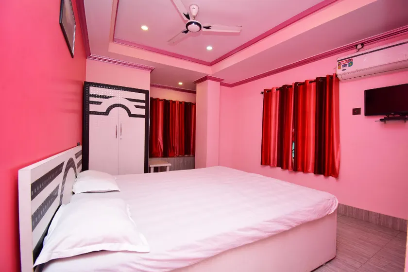 New Mukherjee Lodge - Image 1