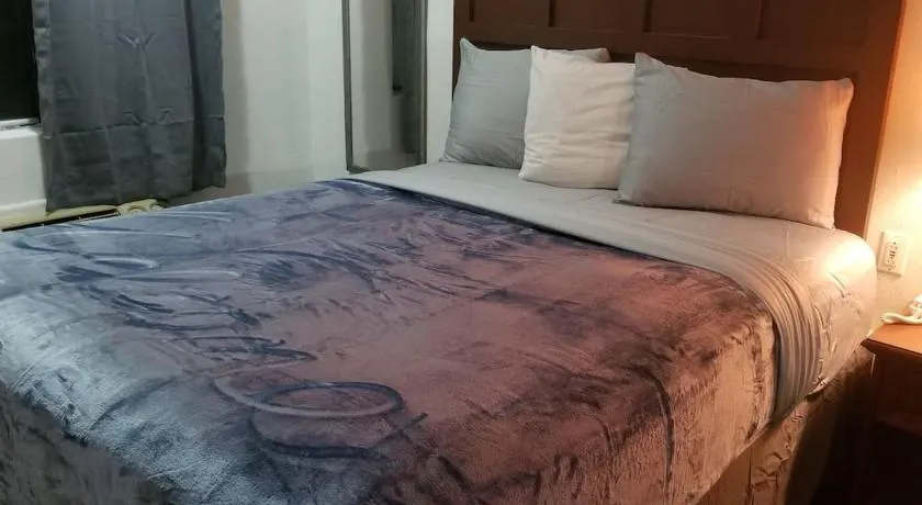 Hotel King Bed Room 236 Booking - Image 1