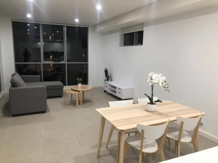 Mascot 610 Brand New 2 BR unit + Free Park - Image 1
