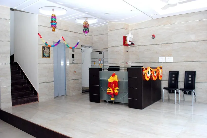 Hotel Galaxy Inn - Image 1