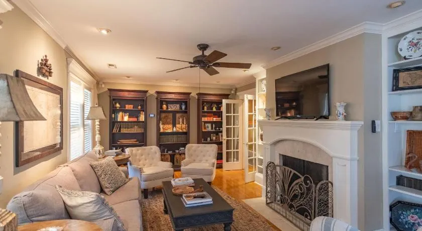 Southern Elegance in Heart of Memphis - Image 1