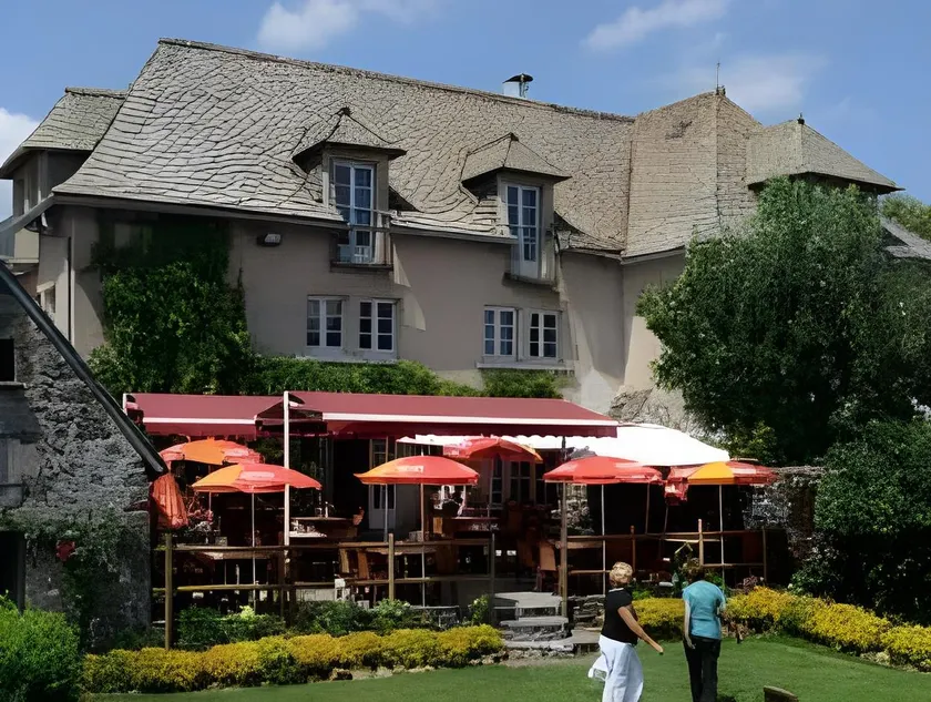 Logis Hôtel Restaurant & Spa les Remparts - Image 1