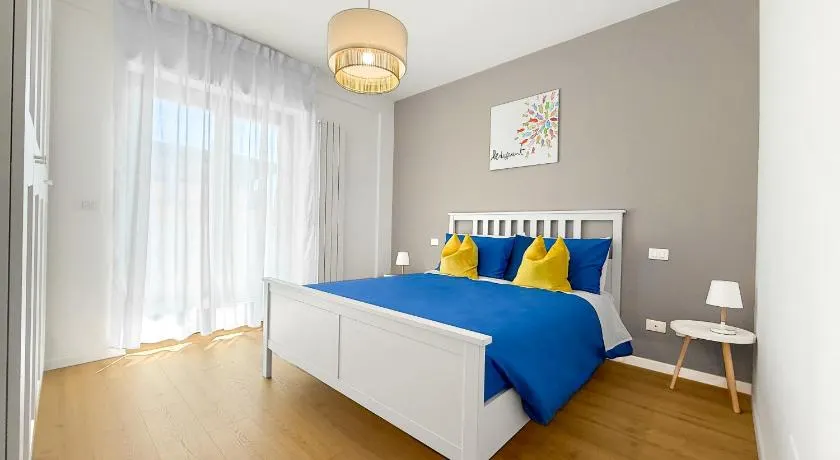 Platinum House - Image 1