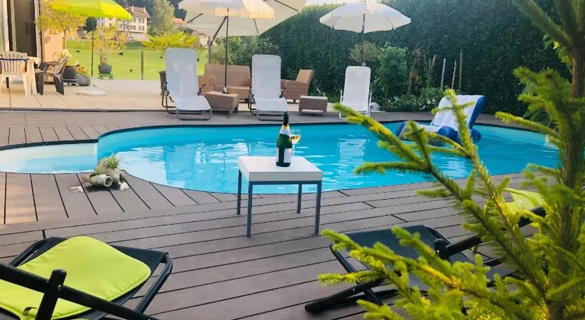 Charming Villa with Private Swimmingpool - Image 1