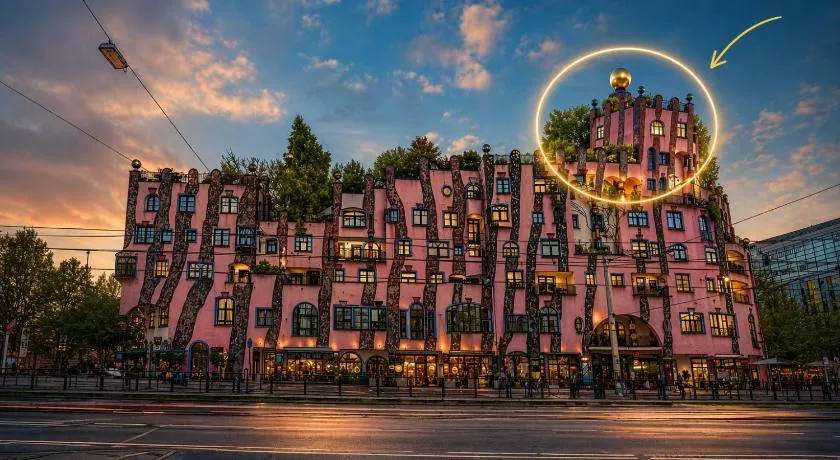 Castelletto - Das Schloss auf dem Dach der Grünen Zitadelle von Hundertwasser - Image 1