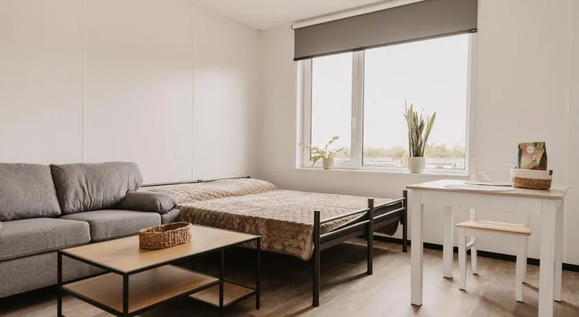 Work and Stay - Image 1