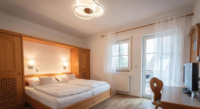 Hotel & Camping Reich am Schnackensee - Image 1
