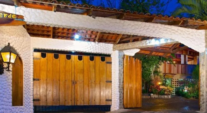 Costa Verde Inn - Image 1