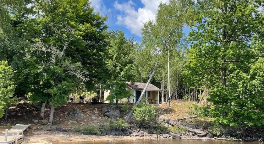 Cozy house in entire private Island Mocklen lake - Image 1
