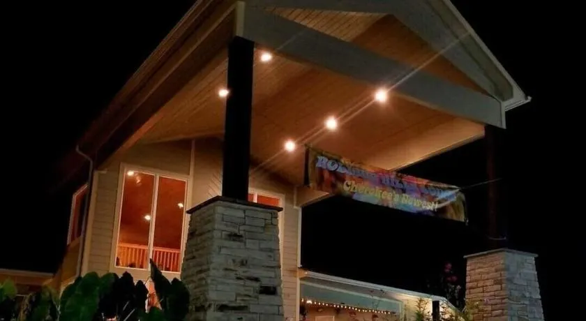 Rolling Hills Lodge - Image 1